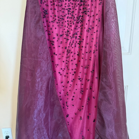 New Burgundy Prom Dress with attached Train - Picture 4 of 5